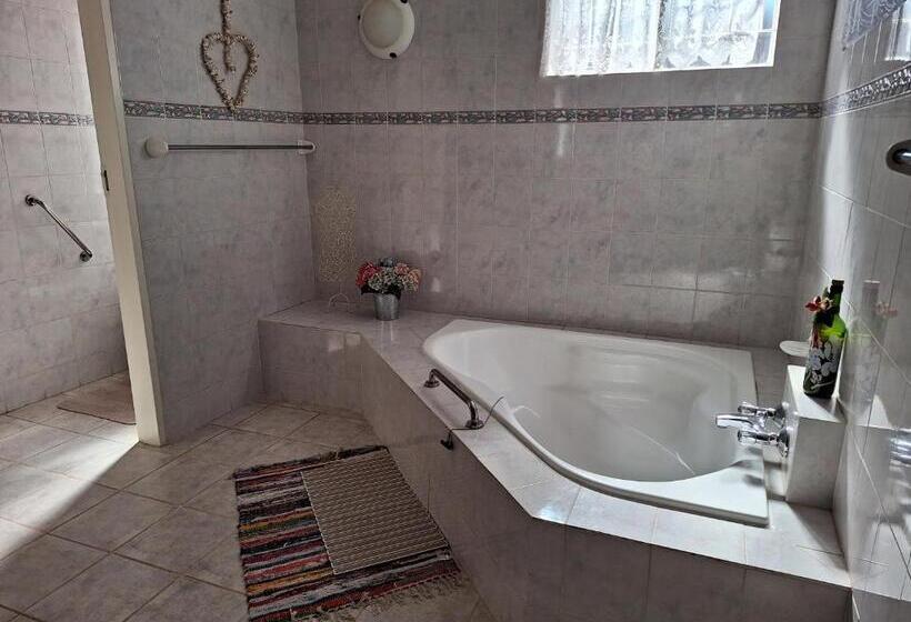 スタンダードルーム, Emani Guest House