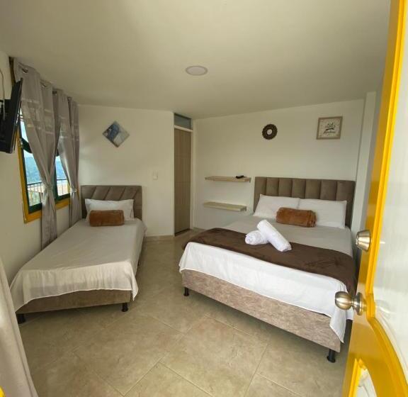 غرفة قياسية ثلاثية, Casona Hotel La Divisa