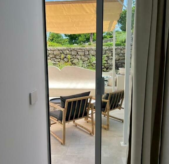 اتاق لوکس, Amamì B&b