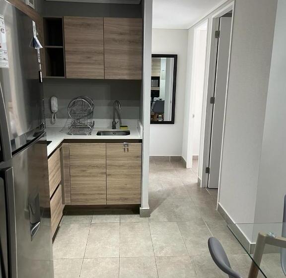 ２ベッドルームアパートメント, Live Epicentro