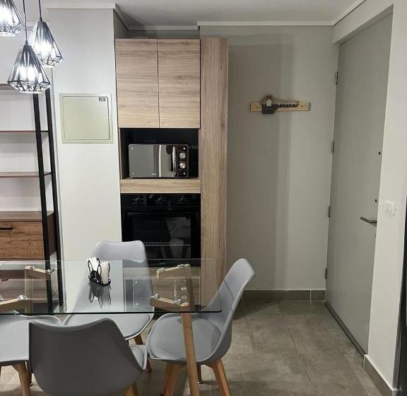 ２ベッドルームアパートメント, Live Epicentro