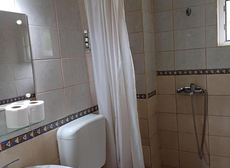 اتاق راحتی سه تخته, Vila Maria Eca