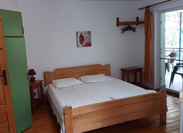 اتاق راحتی سه تخته, Vila Maria Eca