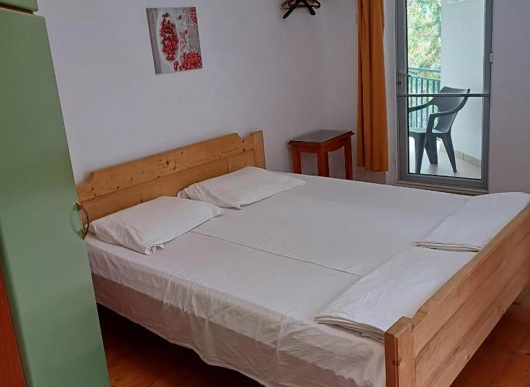 اتاق راحتی سه تخته, Vila Maria Eca