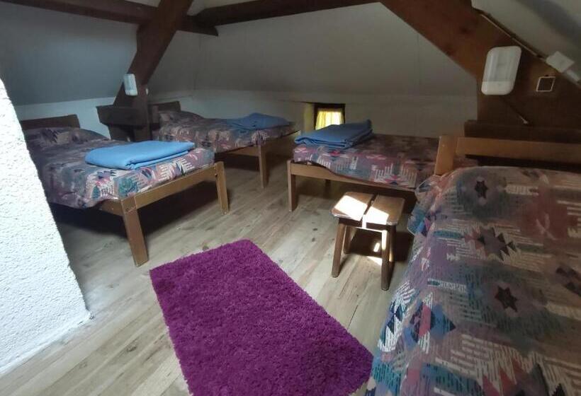 تختخواب در اتاق مشترک, Bienvenue En Transition   Dortoir Partagé 52 Carcasse