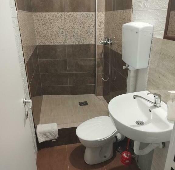 اتاق لوکس, Panorama Prva