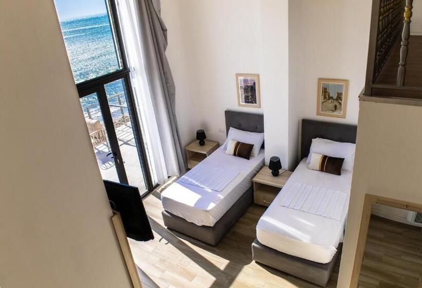 סטודיו דלוקס, Costa Del Sol