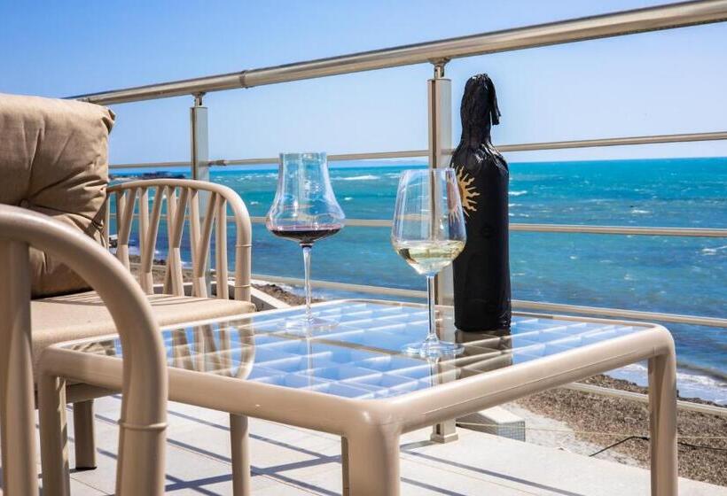 סטודיו דלוקס, Costa Del Sol