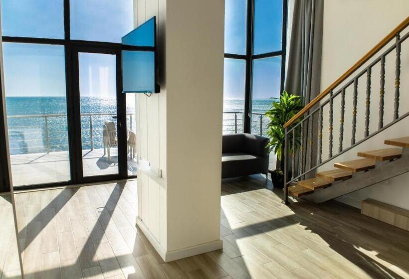 סטודיו דלוקס, Costa Del Sol