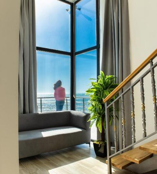 סטודיו דלוקס, Costa Del Sol