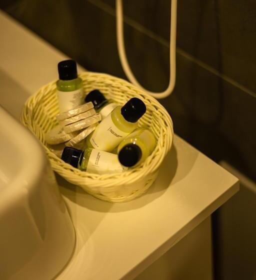 סטודיו דלוקס, Costa Del Sol