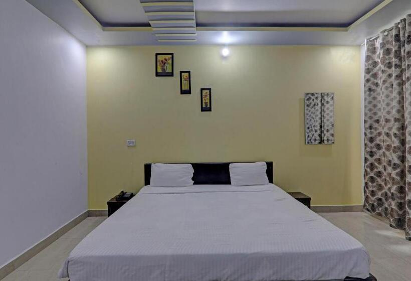חדר קלאסי לשלושה, Oyo Flagship Sri Krishna Palace
