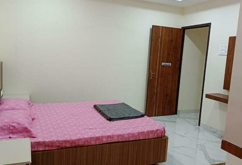 Номер Стандарт с Балконом, Spn Shubam Rooms