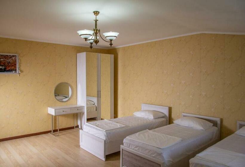 バスルーム共有のトリプルスタンダード, Apple Guesthouse