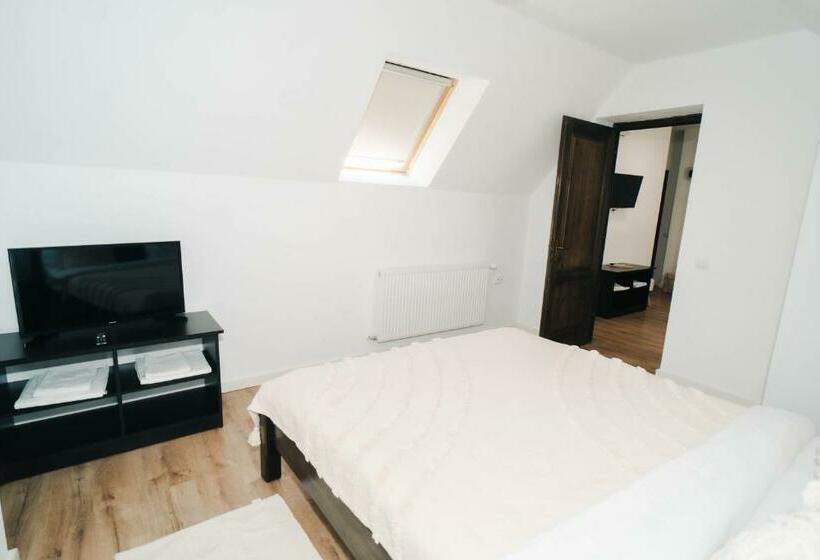 דירת שני חדרים, Pensiunea Tara Codrului