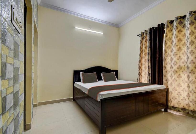 غرفة كلاسيكية ثلاثية, Collection O Paradise Oak Tree