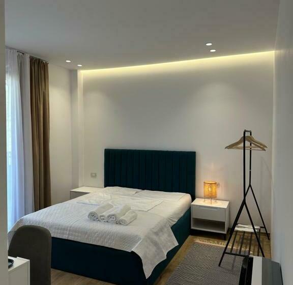 غرفة قياسية مطلّة علي حمام السباحة, Restaurant Natyra E Qetë