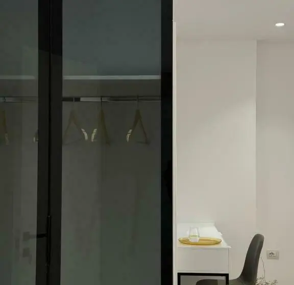 اتاق لوکس با چشم‌انداز, Restaurant Natyra E Qetë