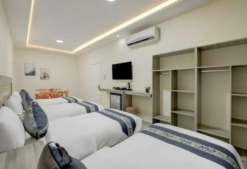 اتاق استاندارد چهار تخته, Three Palms Suites