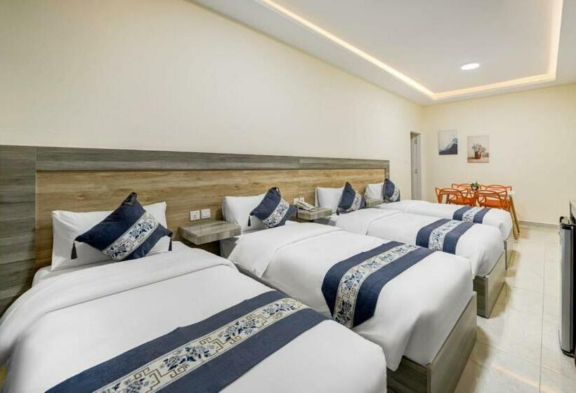 اتاق استاندارد چهار تخته, Three Palms Suites