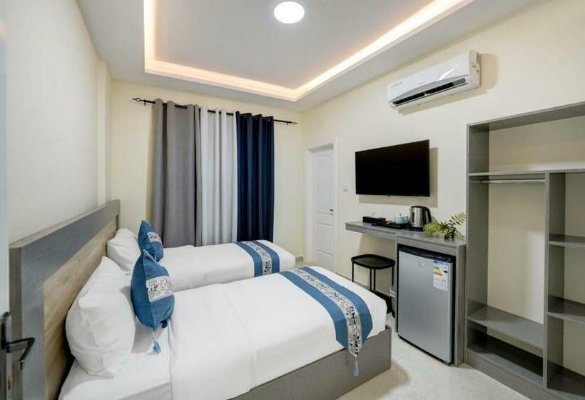 اتاق استاندارد, Three Palms Suites