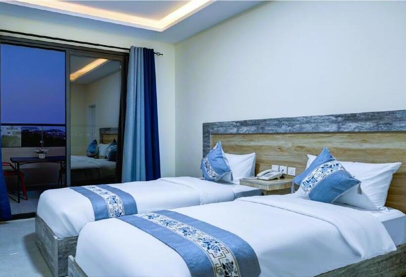 اتاق استاندارد, Three Palms Suites