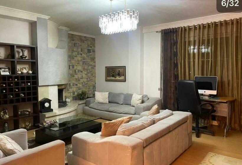 חדר דלוקס לארבעה, Albjona Guesthouse