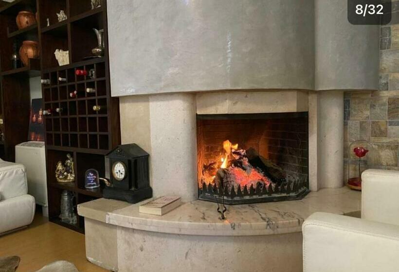 חדר דלוקס עם מרפסת, Albjona Guesthouse