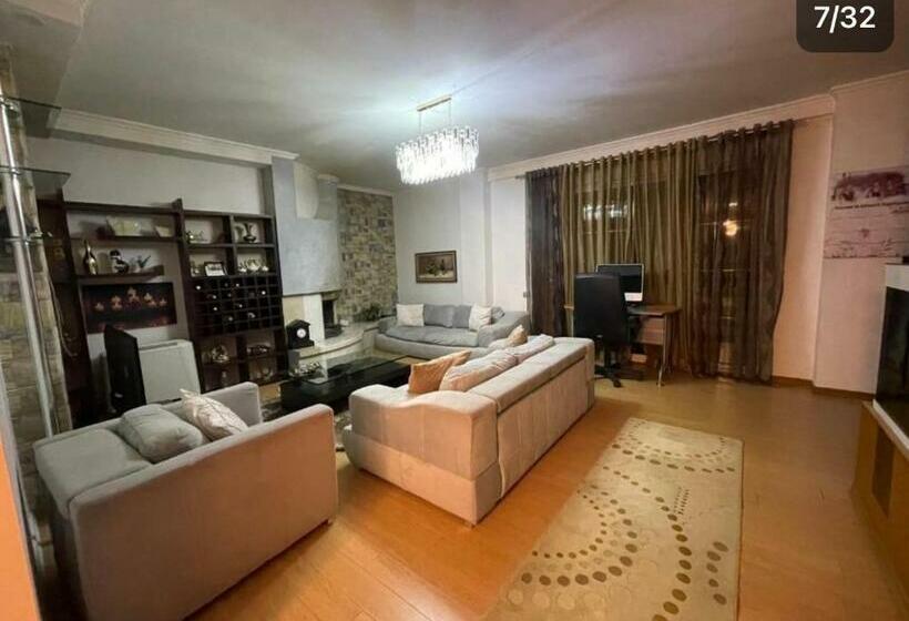 חדר דלוקס עם מרפסת, Albjona Guesthouse