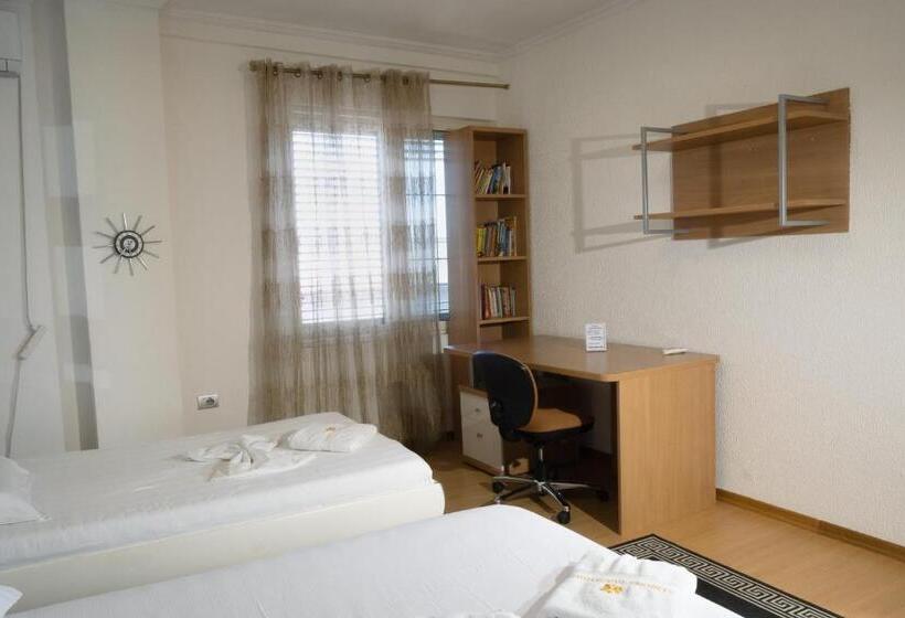 豪华三人间, Albjona Guesthouse
