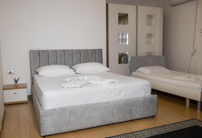 חדר דלוקס לשלושה, Albjona Guesthouse