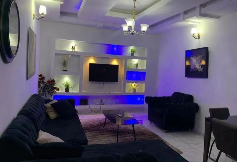 استودیو استاندارد با چشم‌انداز باغ, Deluxe Mansion