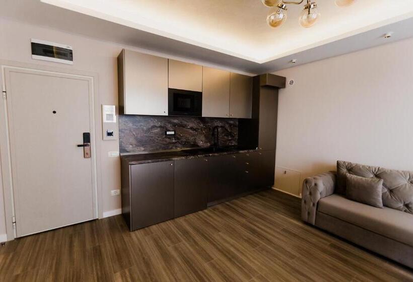 סטודיו סטנדרט עם מרפסת, Avangarde Sea Luxury Apartments