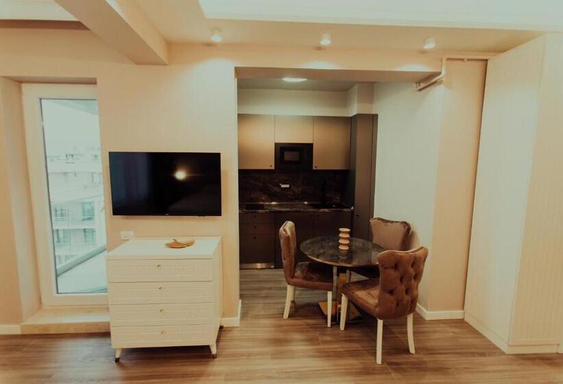 סטודיו סטנדרט עם מרפסת, Avangarde Sea Luxury Apartments