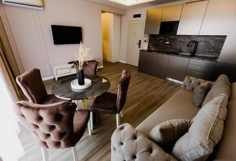 חדר סטנדרט נוף לים עם מרפסת, Avangarde Sea Luxury Apartments