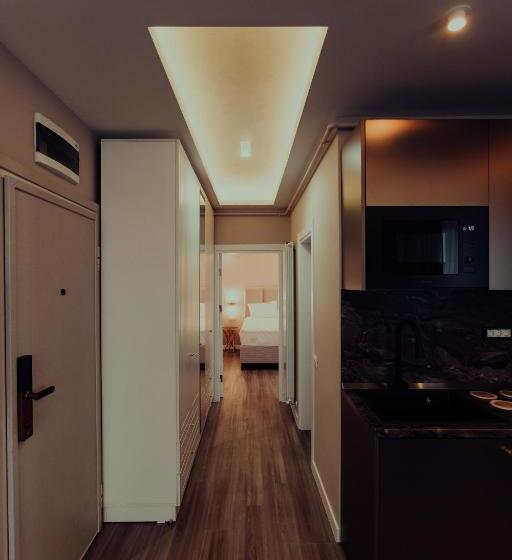 חדר דלוקס עם מרפסת נוף לים, Avangarde Sea Luxury Apartments