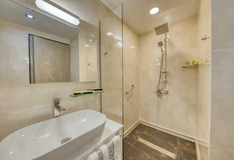 디럭스 룸, Expocore