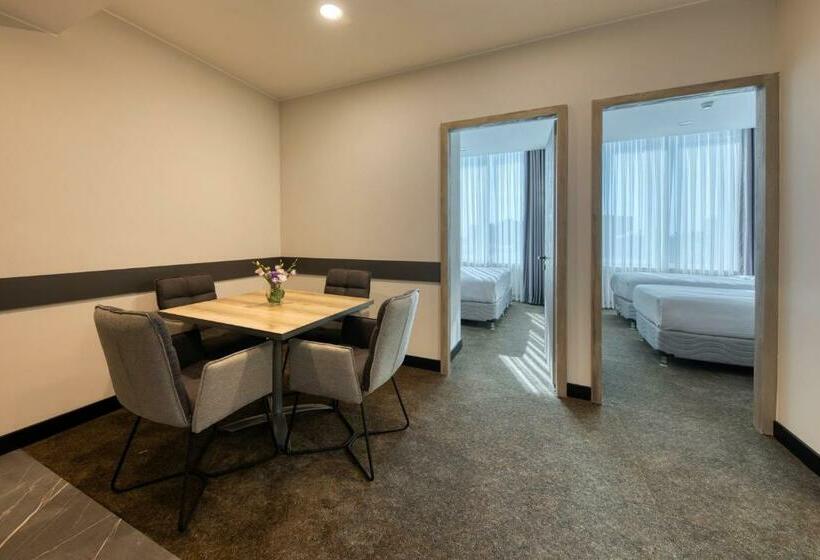 수피리어 트리플 룸, Expocore