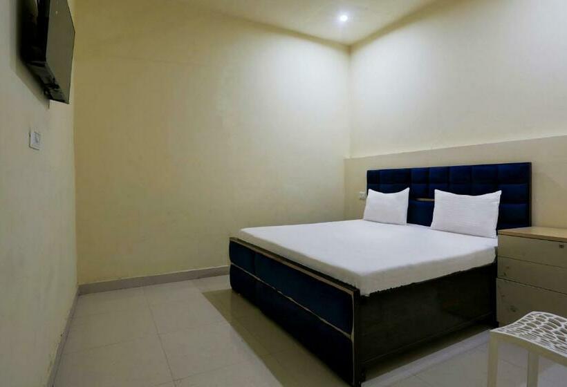 Quarto Triplo Clássico, Oyo Hello Home