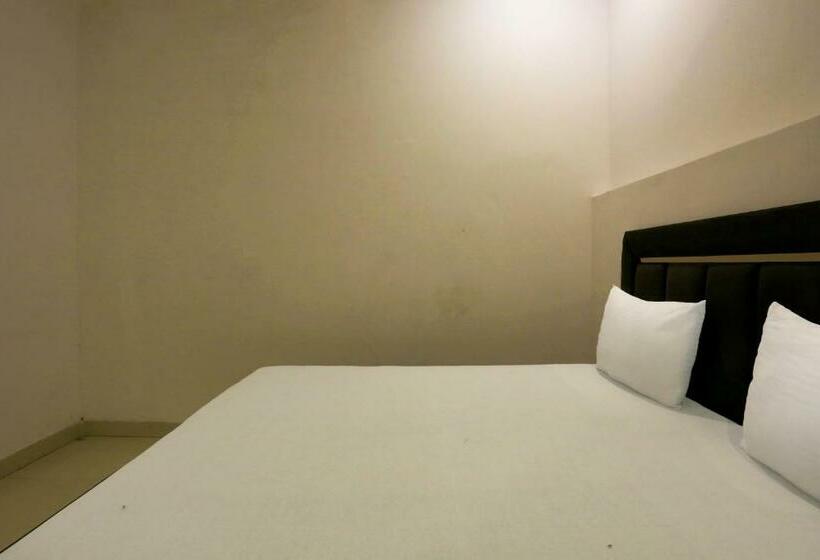 Quarto Triplo Clássico, Oyo Hello Home