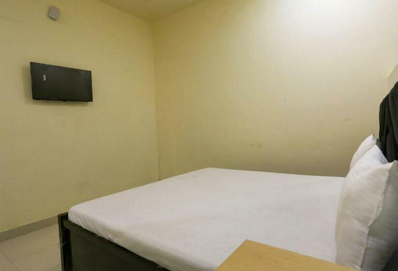 Quarto Triplo Clássico, Oyo Hello Home