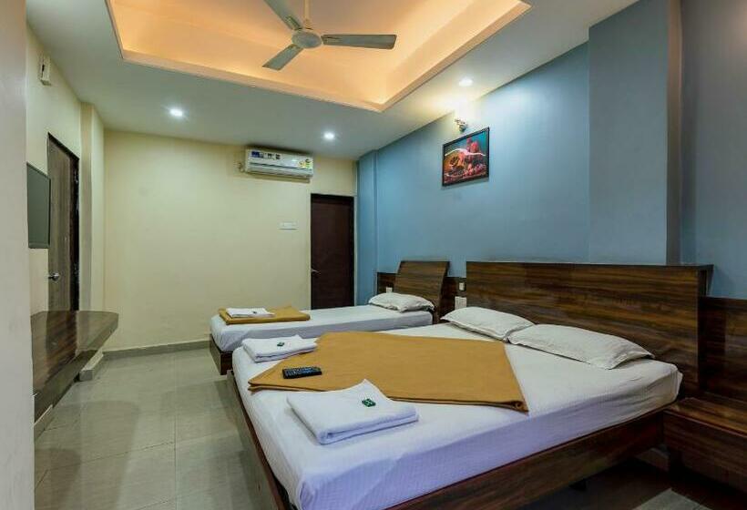 חדר סטנדרט לשלושה, Radhakrishna Couple Friendly