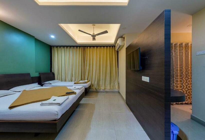 חדר סטנדרט לשלושה, Radhakrishna Couple Friendly