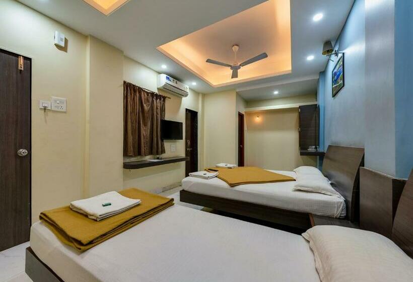 חדר סטנדרט לשלושה, Radhakrishna Couple Friendly