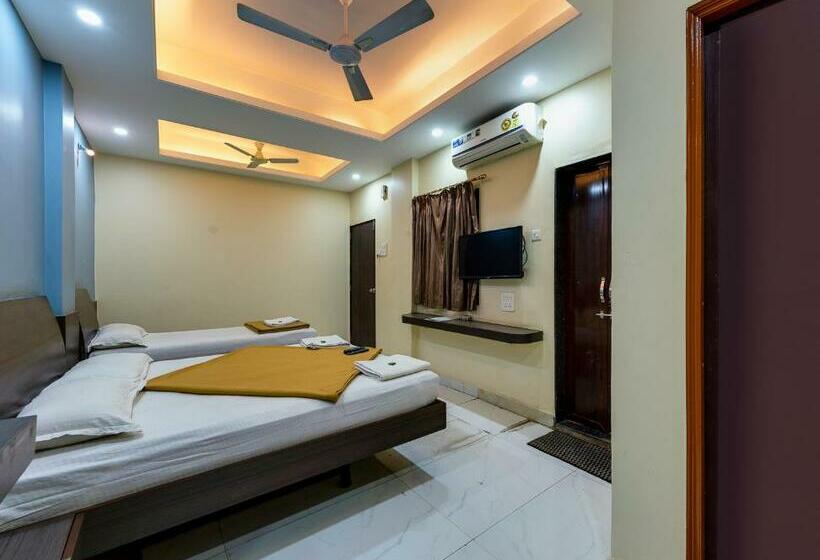 חדר סופריור לשלושה, Radhakrishna Couple Friendly