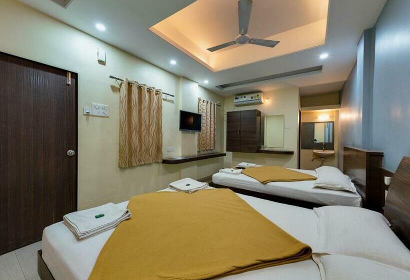 חדר סטנדרט לארבעה, Radhakrishna Couple Friendly