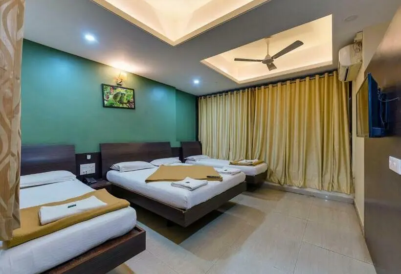 Quarto Quádruplo Standard, Radhakrishna Couple Friendly