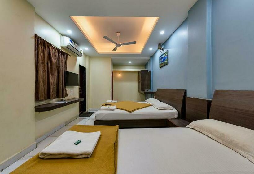 חדר סטנדרט לארבעה, Radhakrishna Couple Friendly