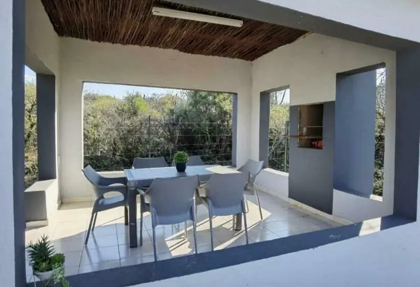 Villa 2 Makuuhuonetta, Kings View Exclusive Villas