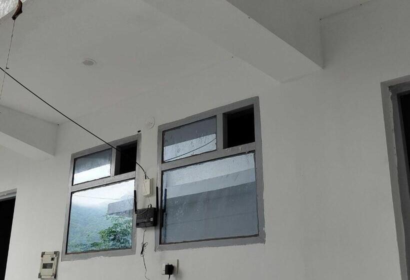 Номер Стандарт, Oyo Komfy Stayz